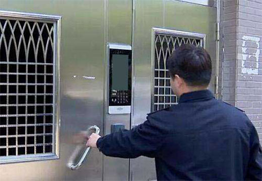 人臉識別訪(fǎng)客系統：全新技術(shù)為您保駕護航